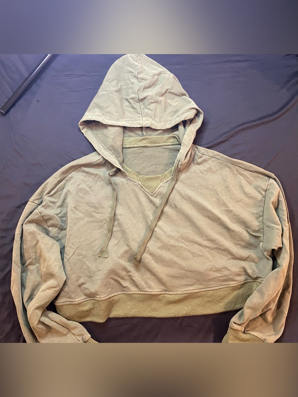 Cropped Hooded Pullover Sweatshirt - Olive Green
